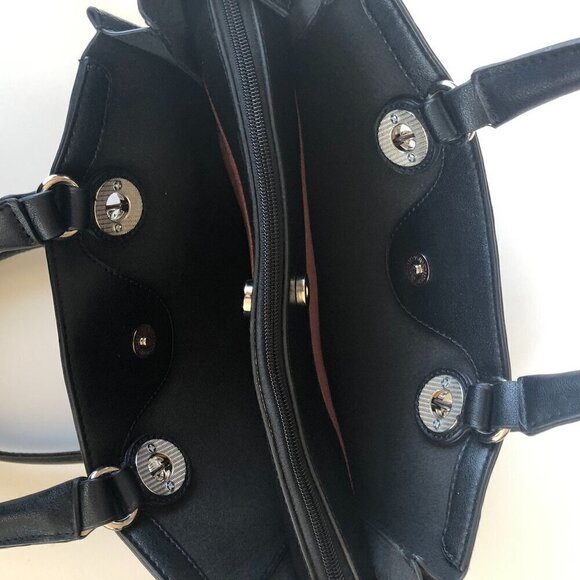 DAVID JONES PARIS pebbled faux leather black silver hardware shoulder/handbag - Picture 6 of 15